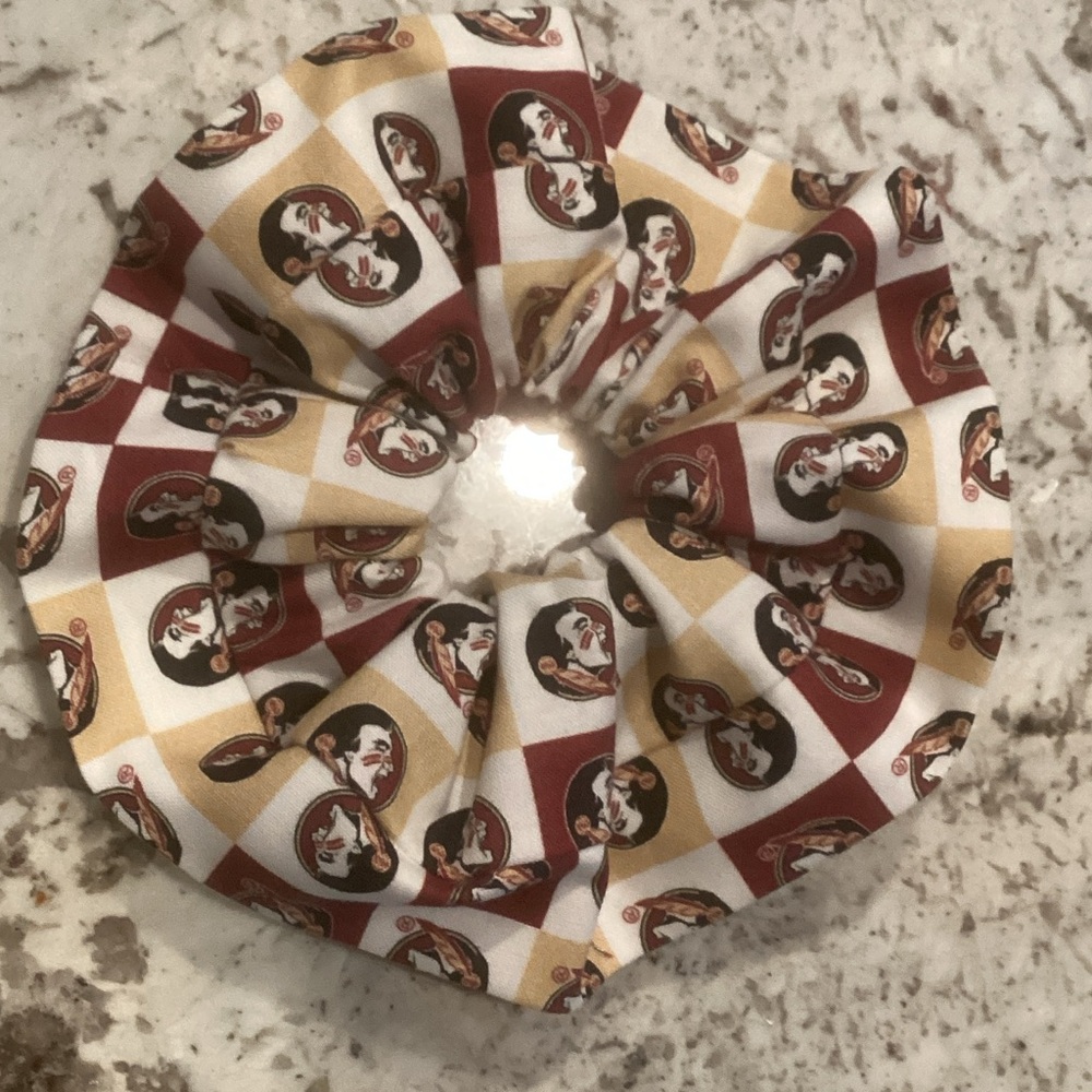 Floral Logo Print Scrunchie in Garnet and Gold